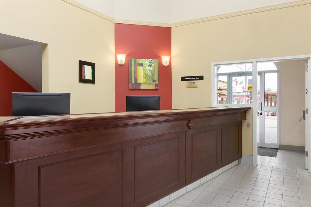 Travelodge By Wyndham Timmins Buitenkant foto